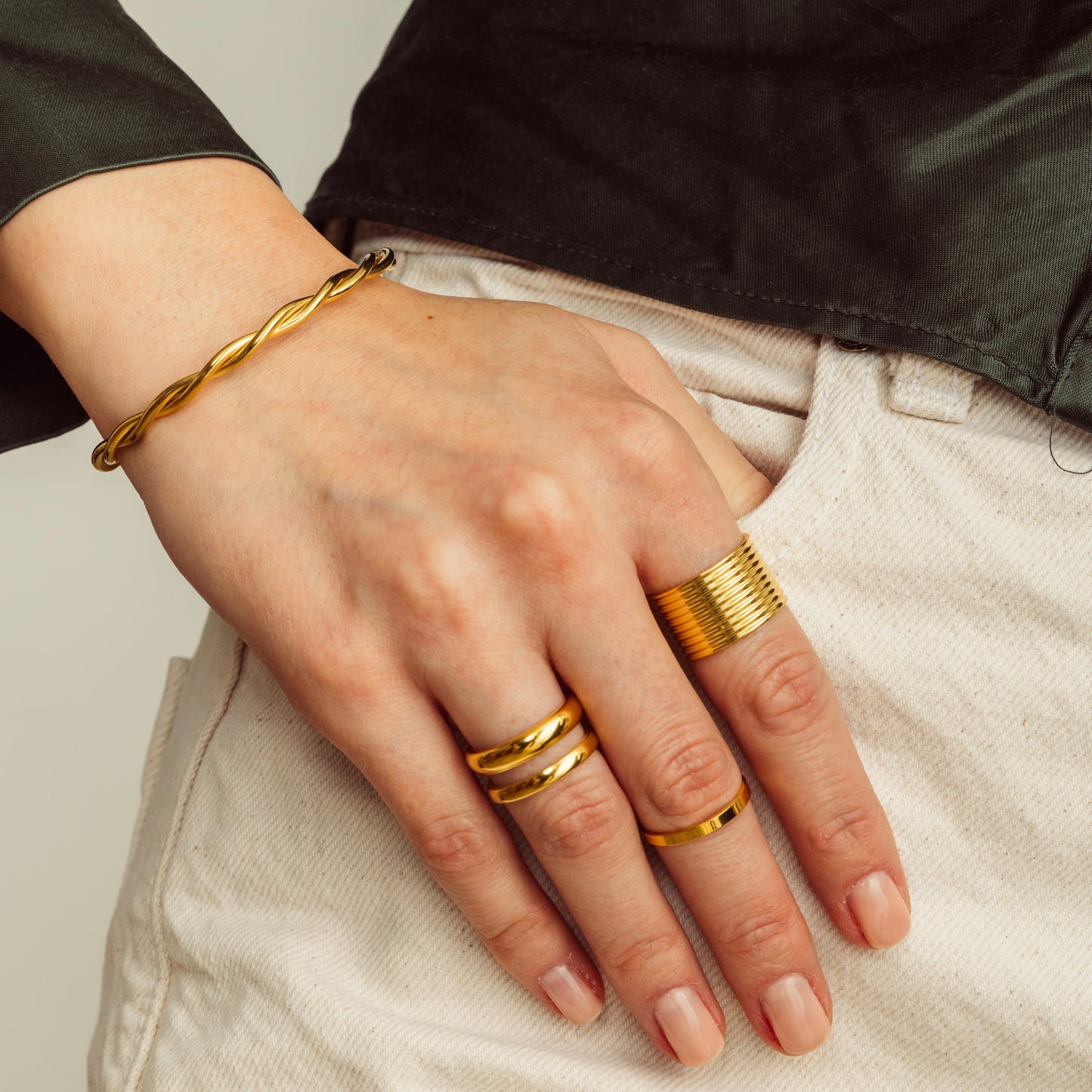 Ava Ring